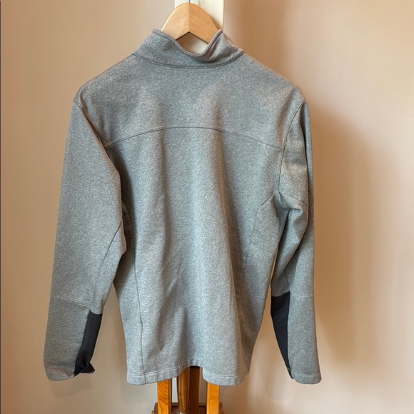 The North Face Men's Gray Quarter-Zip Sweater - Picture 5 of 5